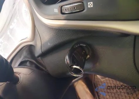 2016 Jeep Cherokee Latitude из США, поврежденный, VIN 1C4PJMCS8GW318620